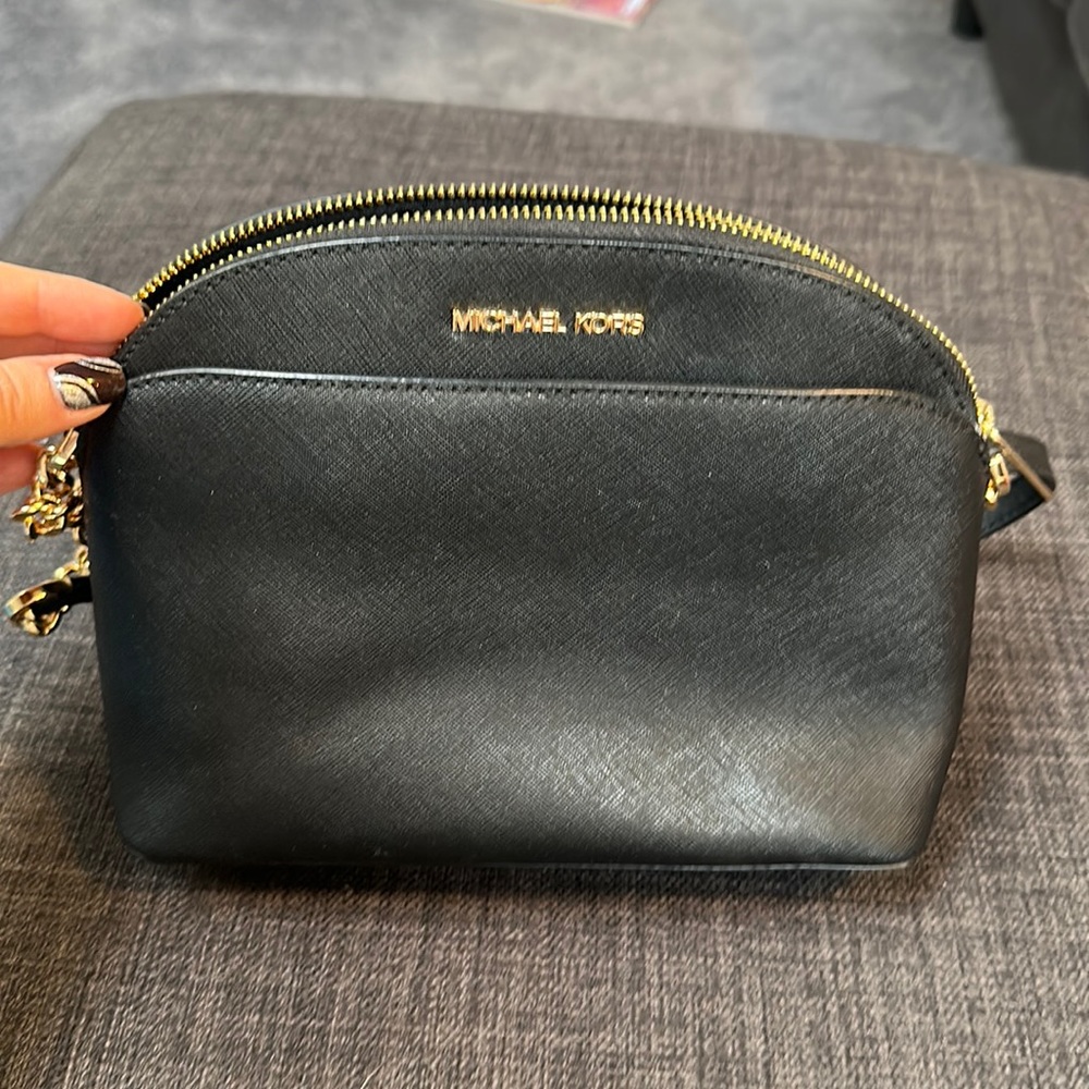 Michael kors crossbody